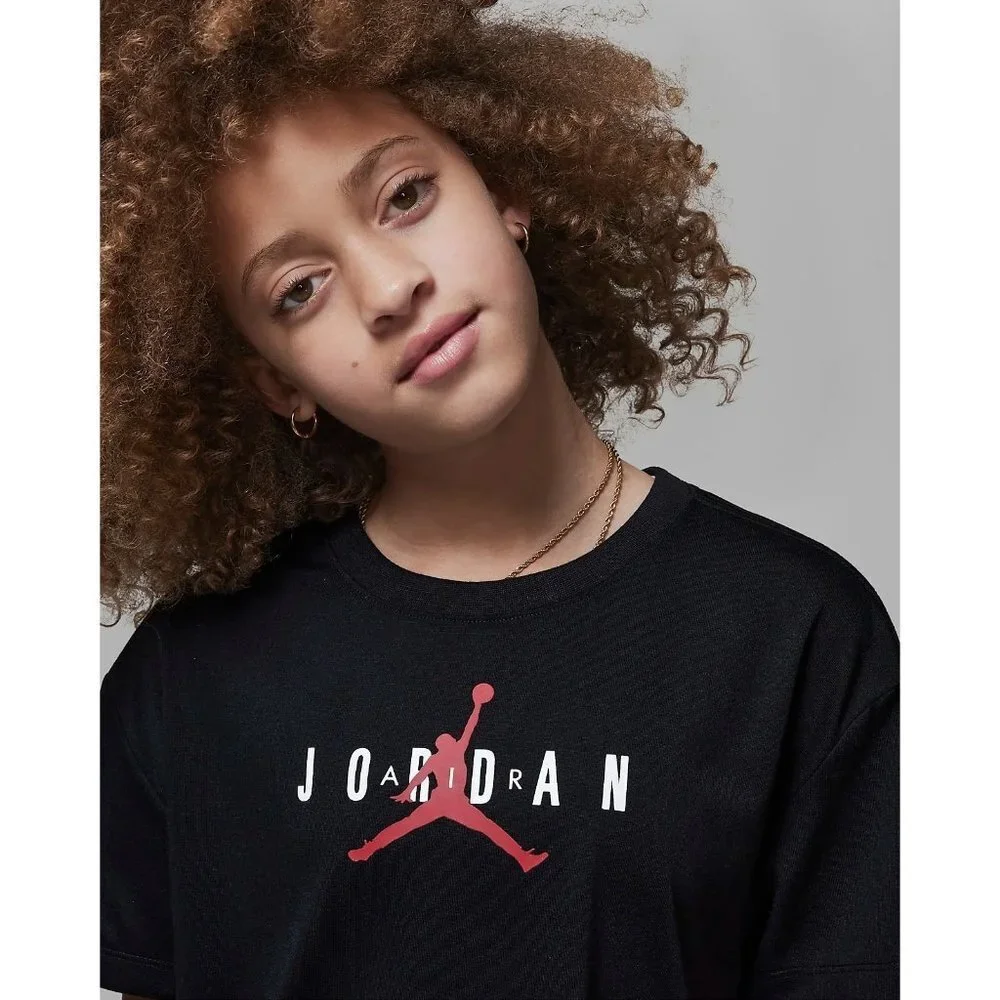 NWT Jordan Big Kids' T-Shirt in‎ Black Size Medium